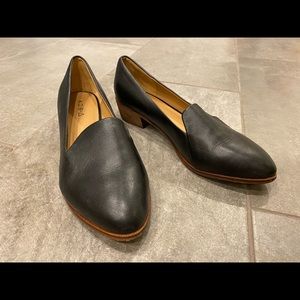 Kelsie Dagger Size 8 Black Loafers